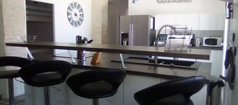 hohe Kapazität Haus bietet Platz für bis zu 18 Personen.