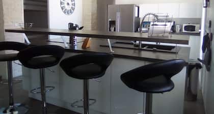 high capacity house can accommodate up to 18 people.