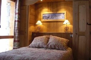 3 bedrooms, free WiFi - 4/5 rooms, 70m2, 150 meters from the Golf chairlift, ideally located. Label Méribel (LES ALLUES)