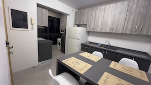 Dining - In the city, accessible and calm (Bayrut)