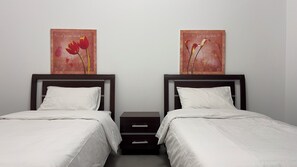 3 chambres, fer et planche à repasser, Wi-Fi, draps fournis