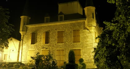 Large studio in a charming small village on the banks of the Tarn