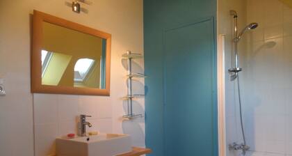 Fisherman house fully restored to 1. 200 m from the beach of Mousterlin