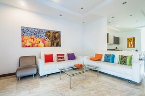 Classic House, 3 Bedrooms, Kitchen | Living room | 55-inch flat-screen TV with digital channels, Smart TV - AP West by Lofty (Kamala)