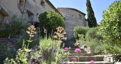 Gßte Provençal 4 personnes climatisé avec terrasse privée