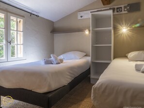 2 chambres, chambres insonorisées, fer et planche à repasser, Wi-Fi