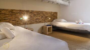 2 bedrooms, soundproofing, iron/ironing board, WiFi