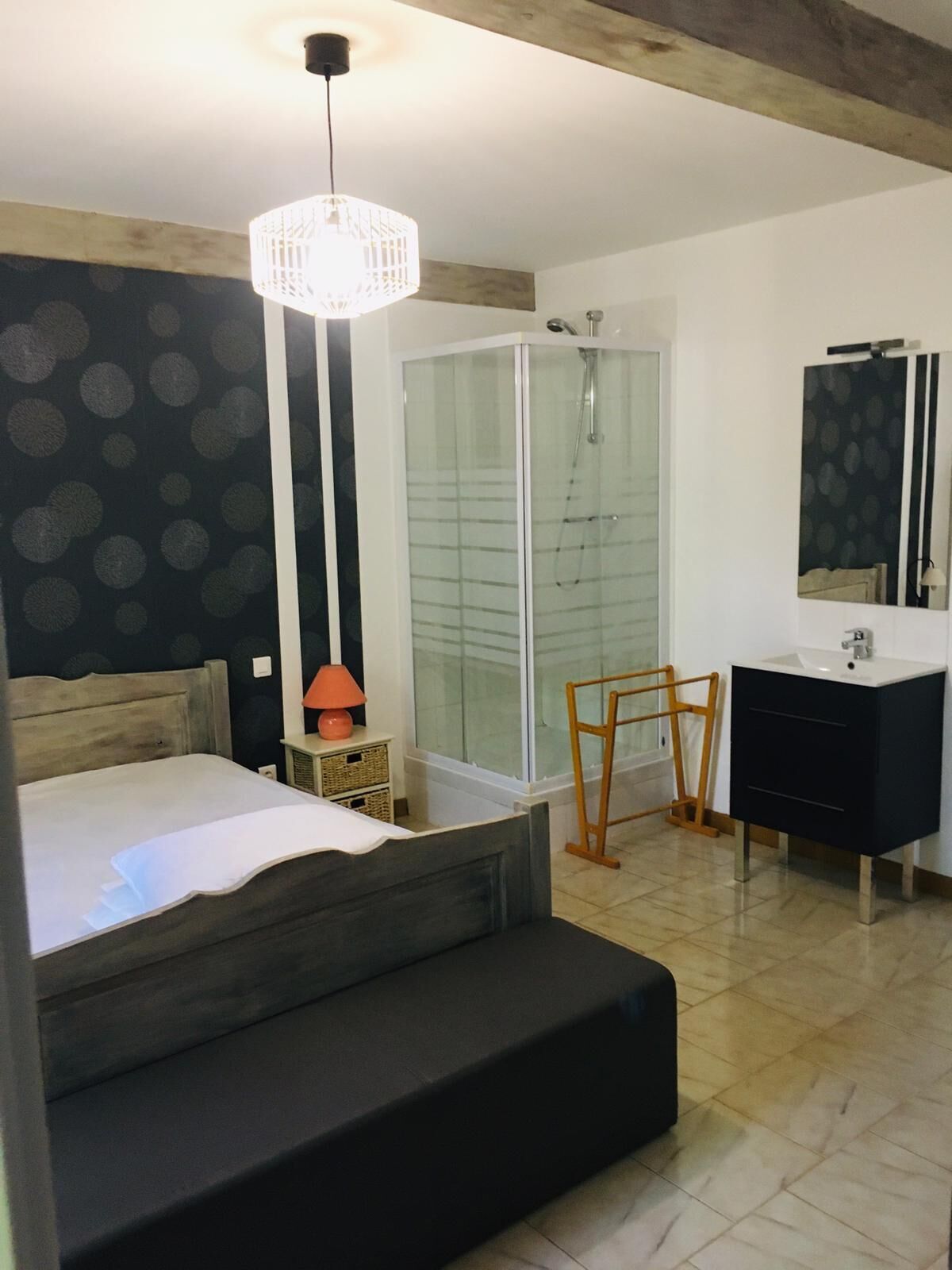 3 bedrooms, iron/ironing board, travel cot, free WiFi