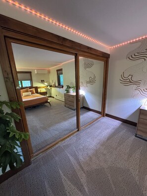3 bedrooms, desk, iron/ironing board, WiFi