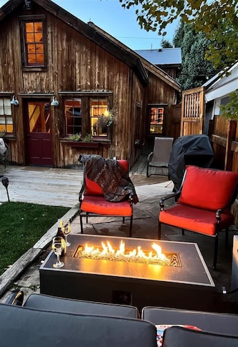 Karla`s Cottage - Fenced in Yard/Dog Friendly & Tw
