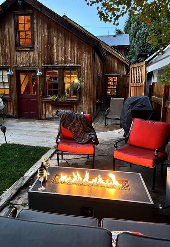 Karla's Cottage: Helppo kävellä Elk Avenue! Koiran ystävällinen