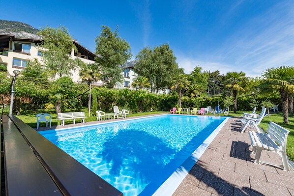 Property grounds - Hotel Pension Rechtenthal (Termeno Sulla Strada del Vino)