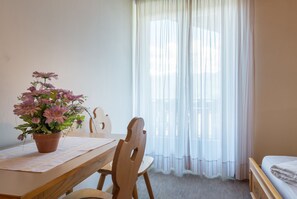 Single Room | Bathroom - Hotel Pension Rechtenthal (Termeno Sulla Strada del Vino)