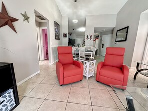 Interior - 4m Disney· Free Snack Pack.Private Pool & Hot Tub ·Sun Deck.Golf·Pets ·Game Room (Kissimmee)