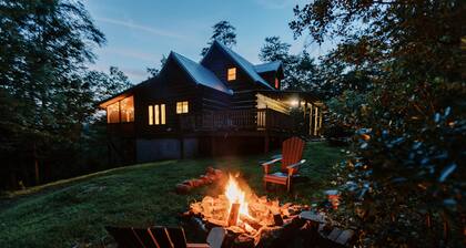 VALKYRIE Secluded Romantic River Cabin River and Mountain Views Log/Stone Cabin