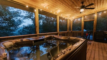 Bain à remous intérieur
