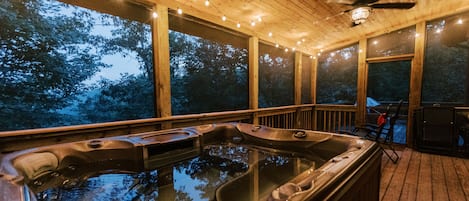 屋内スパ浴槽