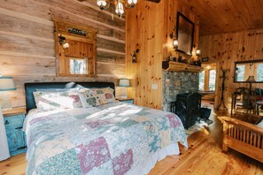 2 bedrooms, desk, iron/ironing board, WiFi