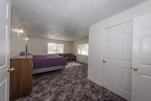 5 slaapkamers, reisbedje, gratis wifi, beddengoed