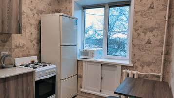 City-Apartment, 1 Doppelbett und Schlafsofa, Nichtraucher | Eigene Küche | Großer Kühlschrank, Mikrowelle, Herdplatte, Wasserkocher