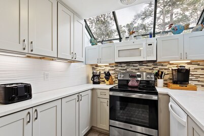 SeaPines, Pet friendly, Walk to the Beach Club, On site pool and tennis