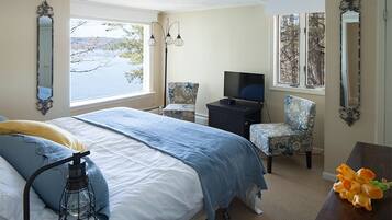 8 bedrooms, iron/ironing board, free WiFi, bed sheets