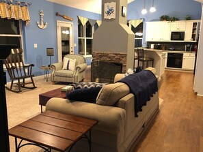 TV, fireplace - Admiral's Cocktail Cove Lake Lanier (Gainesville)