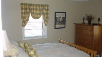 2 bedrooms, iron/ironing board, travel cot, free WiFi