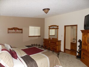 3 sovrum, strykjärn/strykbräda, gratis wi-fi och sängkläder