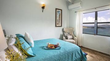 3 bedrooms, in-room safe, iron/ironing board, travel cot