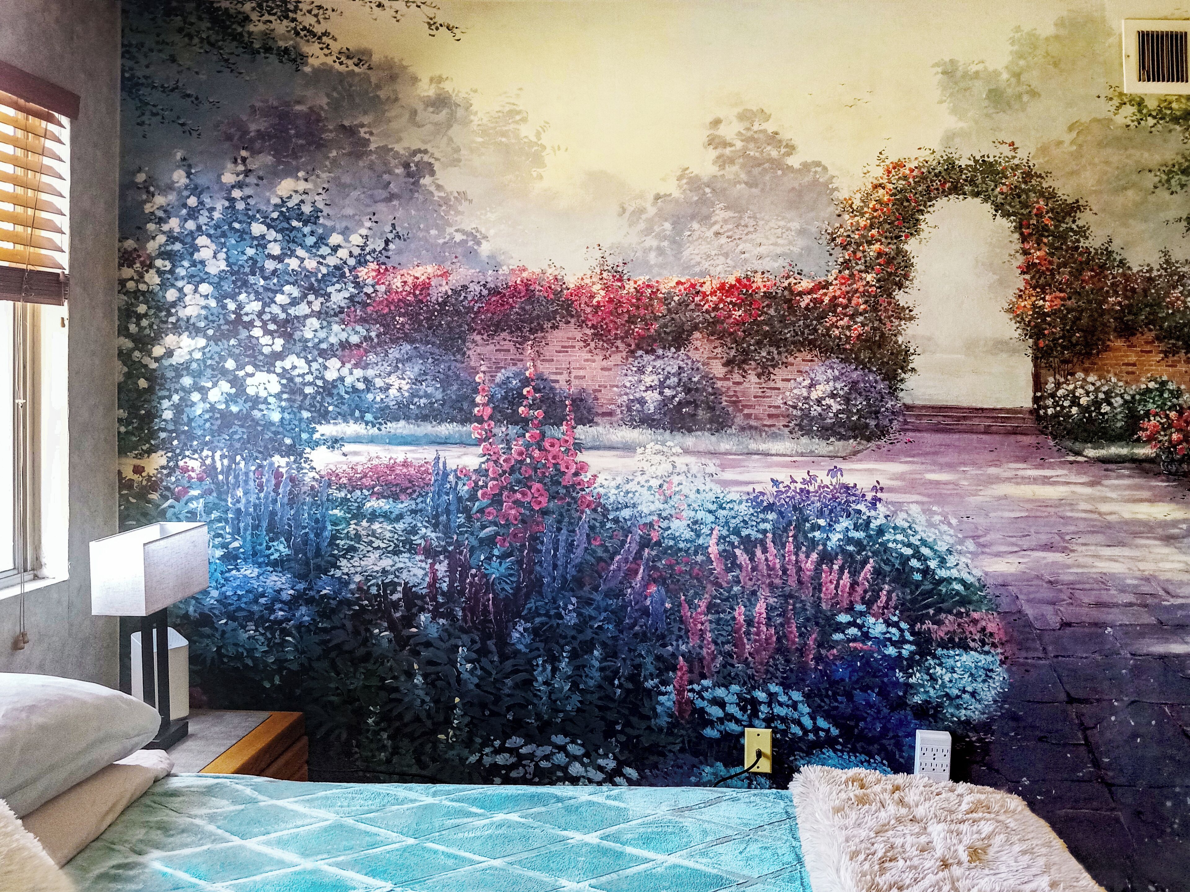 2 bedrooms, desk, iron/ironing board, WiFi