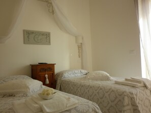 4 soverom, strykejern/-brett, wi-fi og sengetøy