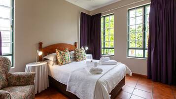 Casa de campo (Oak 7) | Individualmente mobiliados, escrivaninha, ferros/tábuas de passar roupa