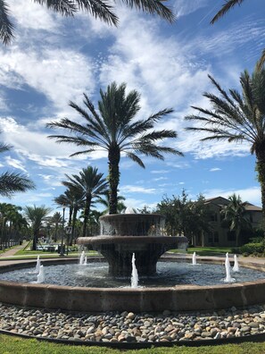 Property grounds - Updated coastal chic townhome in Naples. Come see for yourself! (Naples)