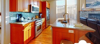 FRENTE AL MAR: MARAVILLA MODERNA: Seaside Vacation Homes, Inc Propiedad Administrada