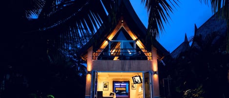 Façade de l’hébergement - soirée/nuit