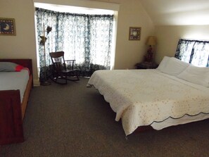 5 bedrooms, iron/ironing board, WiFi, bed sheets