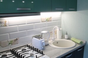 Executive Apartment, 1 Double Bed with Sofa bed, Non Smoking | Private kitchen - Apartment on Oktyabrya 43 (Yaroslavl)