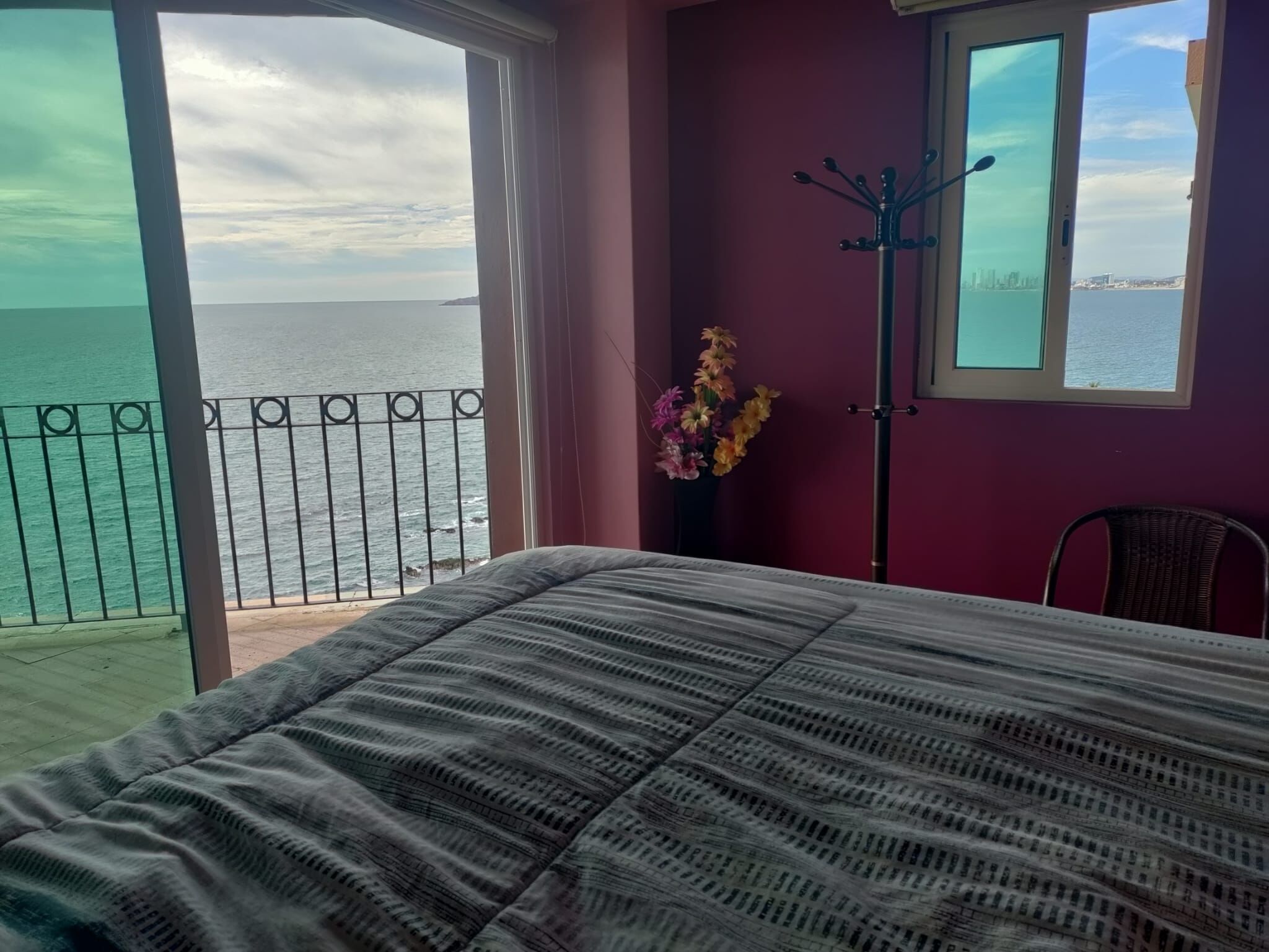 3 bedrooms, travel crib, free WiFi, bed sheets