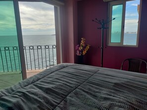 3 bedrooms, travel cot, free WiFi, bed sheets