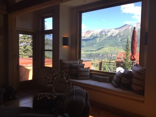 EUREKA!LUXURIOUS HOME,BIG VIEWS,SKI IN SKI OUT,BIG SAVINGS  IN DECEMBER,JANUARY!