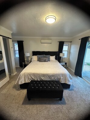 3 bedrooms, desk, iron/ironing board, travel cot