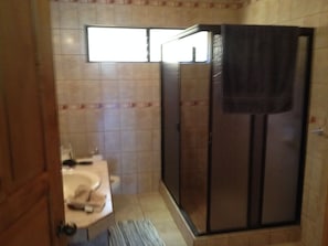 Shower, towels - Relaxing holiday home (porto carrillo)