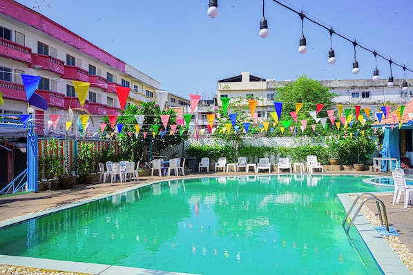 Kolam renang terbuka