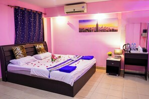 Superior Double Room, 1 King Bed, City View | In-room safe, desk, free WiFi, bed sheets - Marine Paradise (Pattaya)