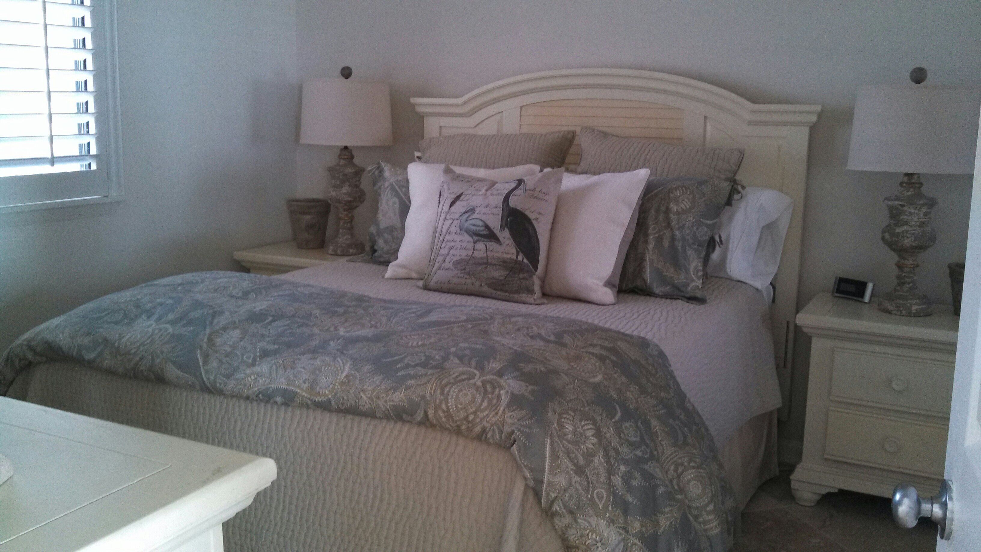 2 bedrooms, iron/ironing board, travel cot, WiFi