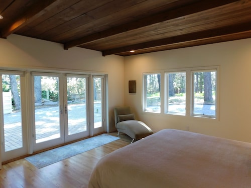 Pebble Beach Quiet Get Away