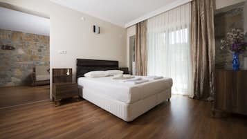 Suite | Living area | Flat-screen TV