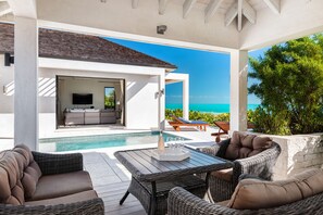 Terrace/patio - Brise De Mer 2 BR Villa - Beachfront (Long Bay)
