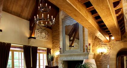 Beau cadre champĂȘtre Ă 12 km de Sarlat, grottes de Domme Lascaux, fois grois.